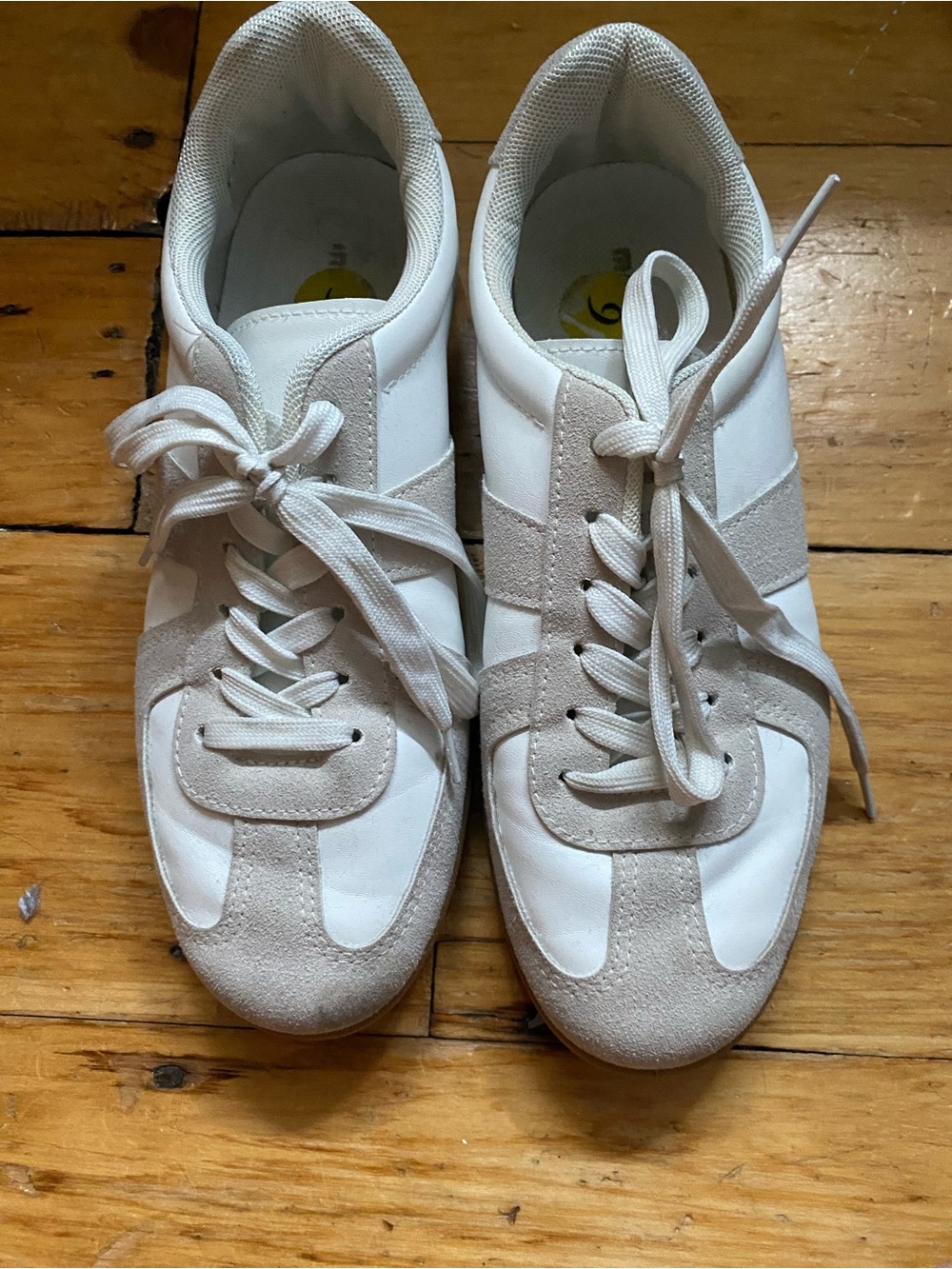 Steve Madden Classic Women's White & Taupe Leather Sneaker